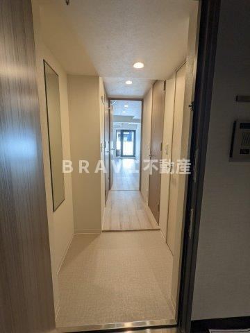 コンフォリア・リヴ北久宝寺Qの玄関|【コンフォリア・リヴ北久宝寺Q】広い玄関で身だしなみチェックできます