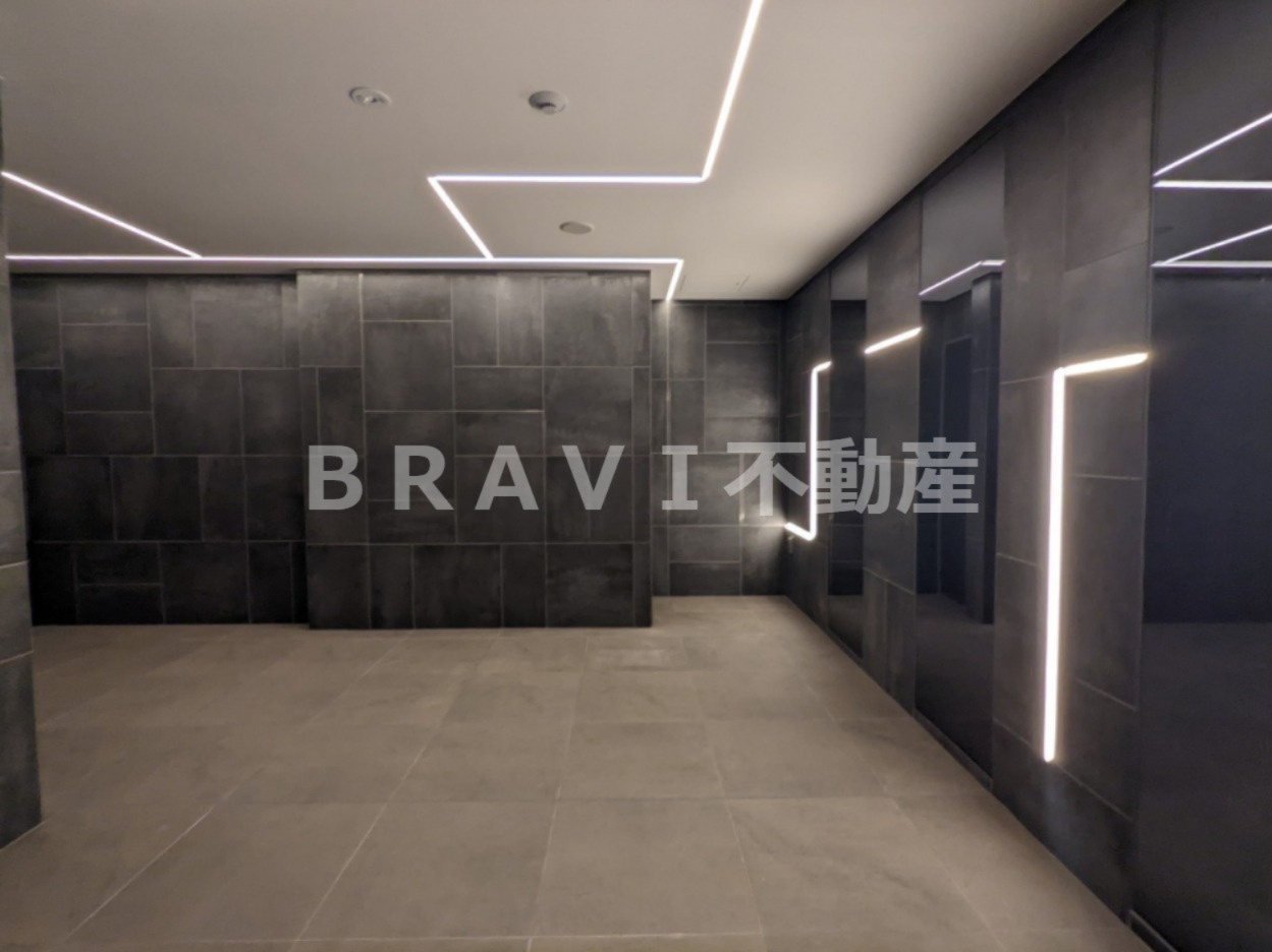 コンフォリア・リヴ北久宝寺Qのロビー|【コンフォリア・リヴ北久宝寺Q】デザイナー監修のおしゃれなロビー