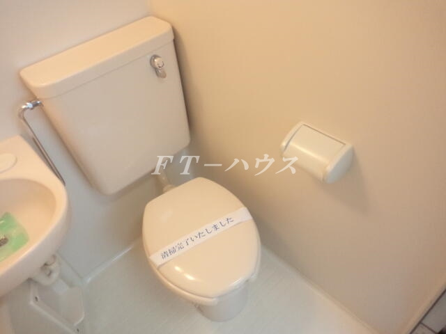 ホワイトルームのトイレ