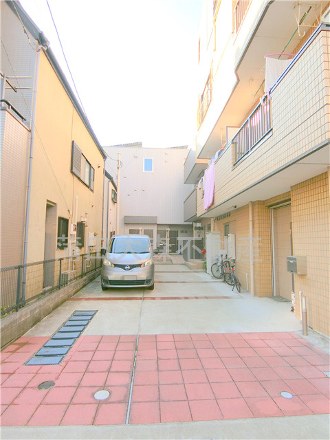 シャルールの外観