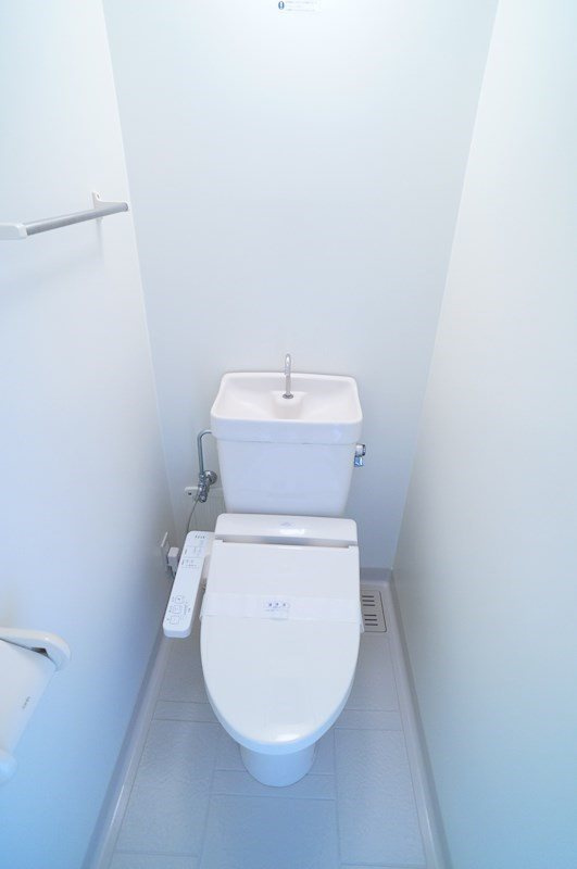 グロリアハイツのトイレ|温水洗浄便座付き　※参考写真　別の部屋の写真です