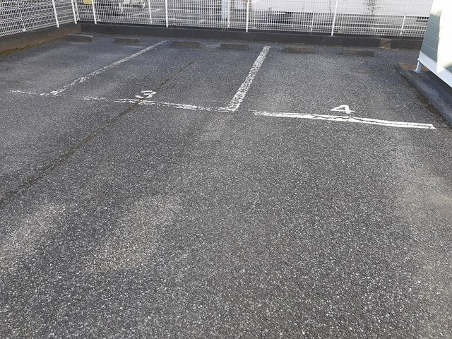 エスポワールASO壱番館の駐車場
