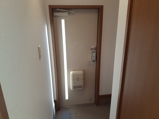 アヴニールⅢの玄関