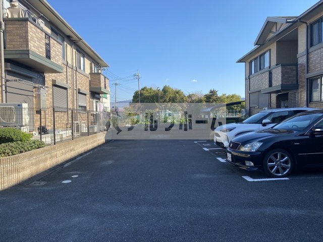 サンフェルティC棟の駐車場