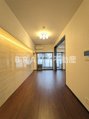 プレジオ鎗屋町 BRAVI不動産の洋室|【プレジオ鎗屋町】アクセントタイルがおしゃれな空間