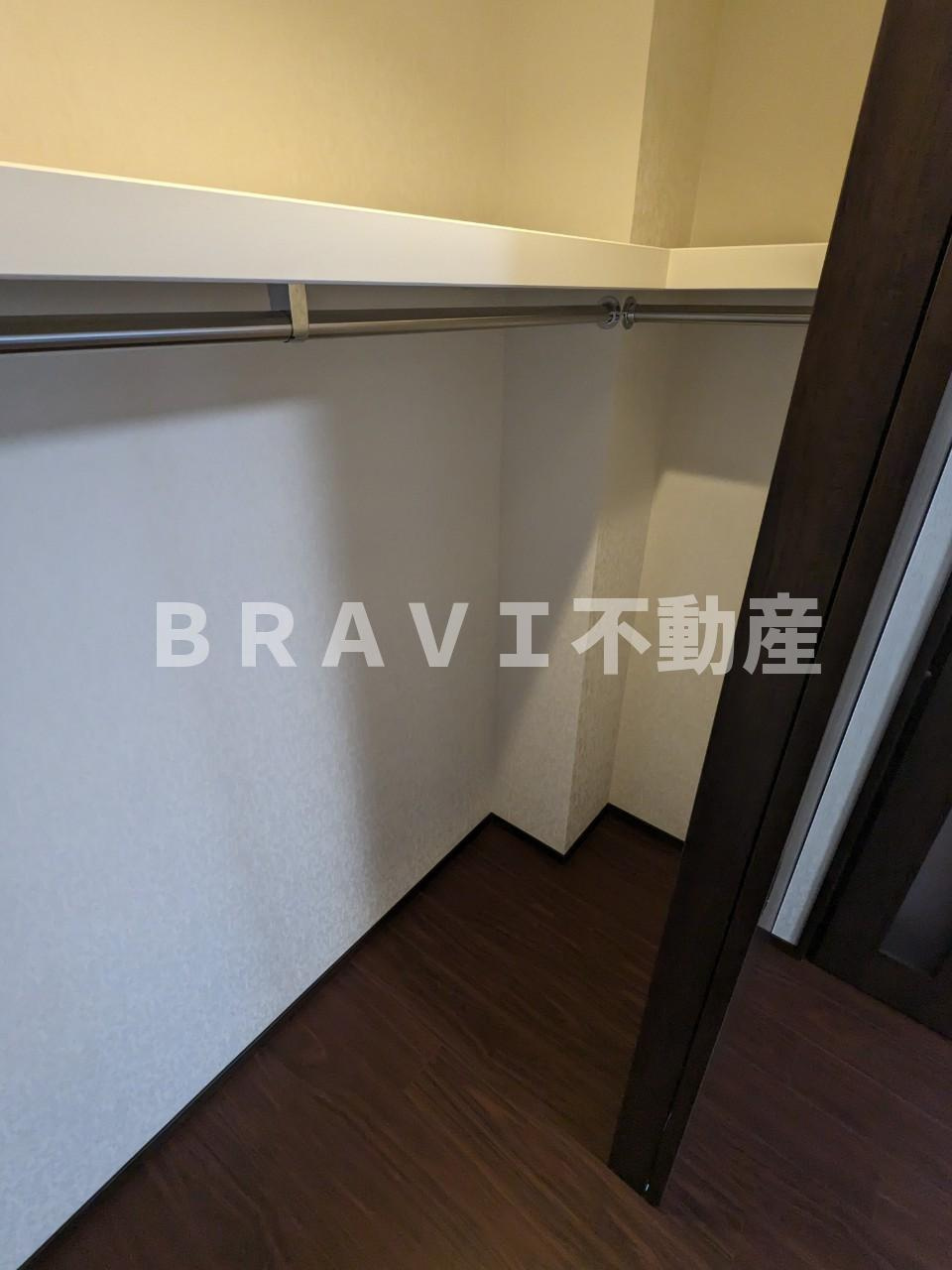 プレジオ鎗屋町 BRAVI不動産の収納|【プレジオ鎗屋町】ウォークインクローゼット