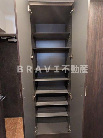 プレジオ鎗屋町 BRAVI不動産の玄関|【プレジオ鎗屋町】シューズボックス