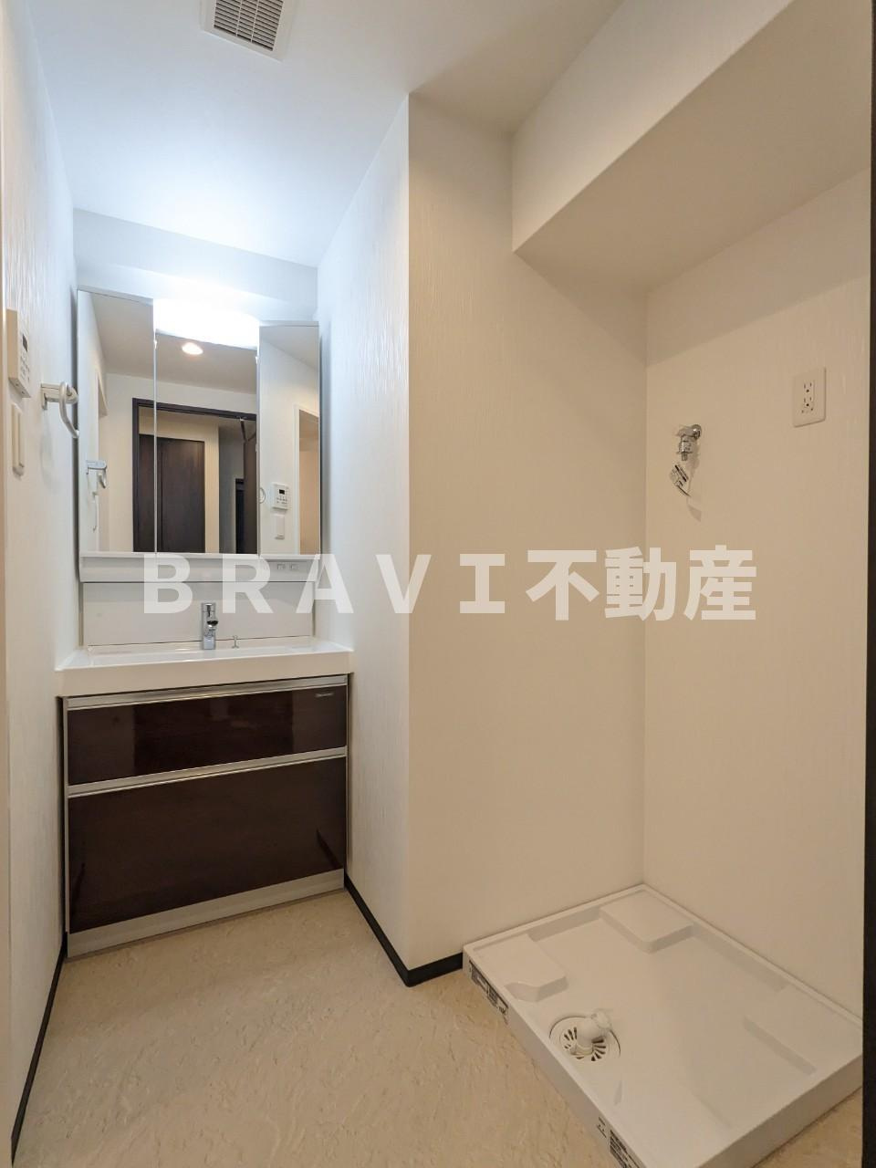 プレジオ鎗屋町 BRAVI不動産の洗面所|【プレジオ鎗屋町】利用しやすい洗面所