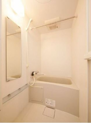 【浴室】 | エルカンファドゥーエ | 別号室の写真になります。現況優先。