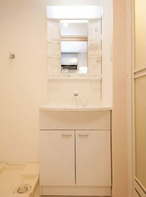 【独立洗面台】 | エルカンファドゥーエ | 別号室の写真になります。現況優先。