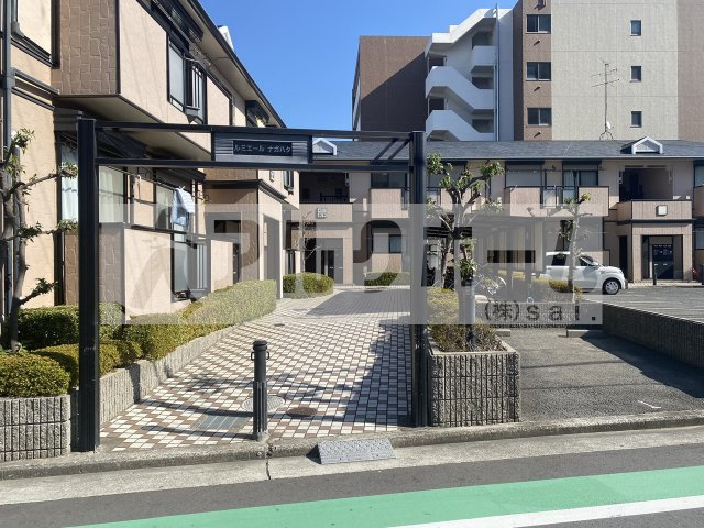 ルミエール永畑Bのエントランス