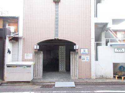 コスモ三条京阪のエントランス