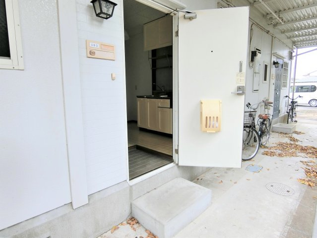 グリーンハイツ長生の玄関
