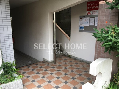 【エントランス】 | エバーグリーン明大寺 | 落ち着いたエントランスです