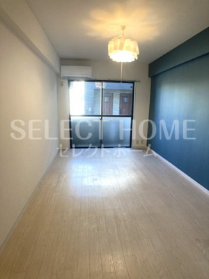 【寝室】 | エバーグリーン明大寺 | 使い勝手のいい寝室です