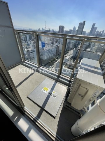 エルヴェ東天満のバルコニー|外からの目が気にならないバルコニーで洗濯物が干せます