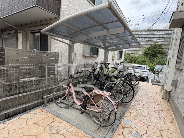 エタニティー東船橋のエントランス|駐輪場