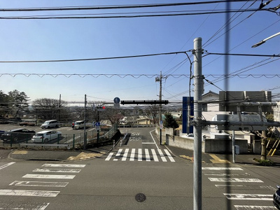 【展望】 | 鶴川5丁目貸店舗 | 窓からの眺めです♪周りに視界を遮る建物がないので景色がよく見渡せます！