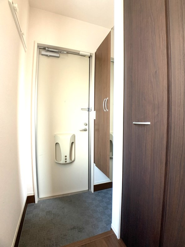 コンフォーティア東仙北Bの玄関