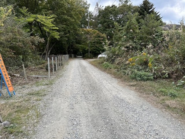 【前面道路含む現地写真】