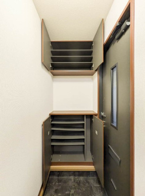 【玄関】 | ガーデンパークA棟