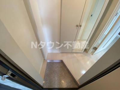 【玄関】 | コンパートハウス大曽根 | 収納もある玄関です