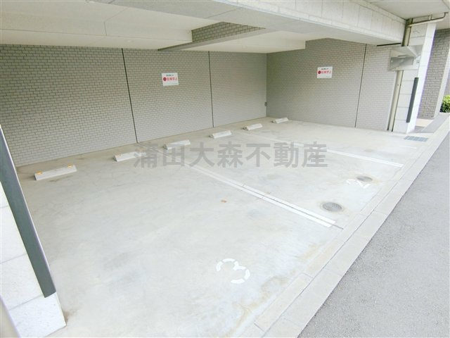 フェニックス西蒲田の駐車場