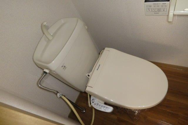 ステリーナ福島Bのトイレ|ウォシュレット