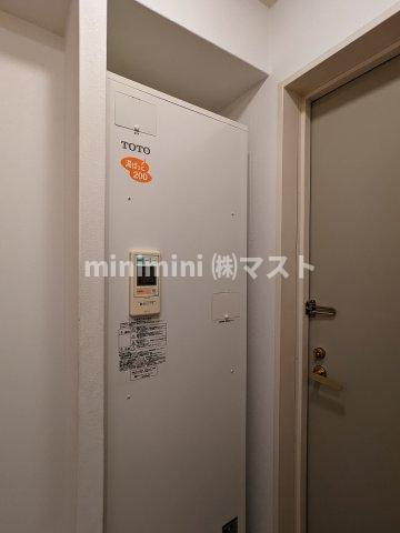 シンエイアド中央大通りビルディングの玄関