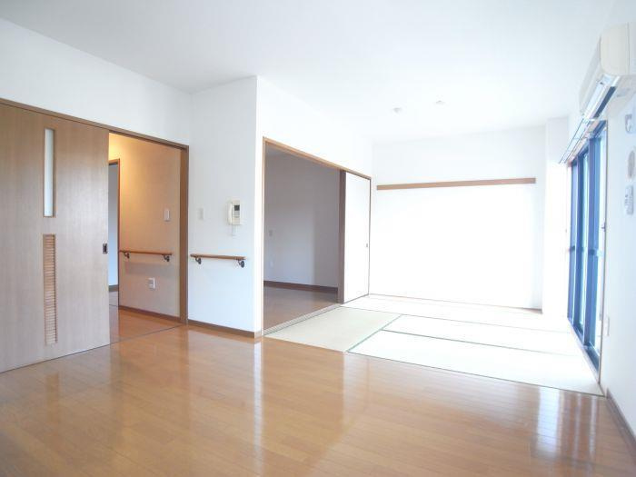 カーサマリア【キャッシュバック対象物件】の居間・リビング|おしゃれなリビングです