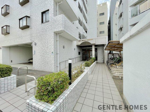 ライオンズマンション日赤通りのエントランス