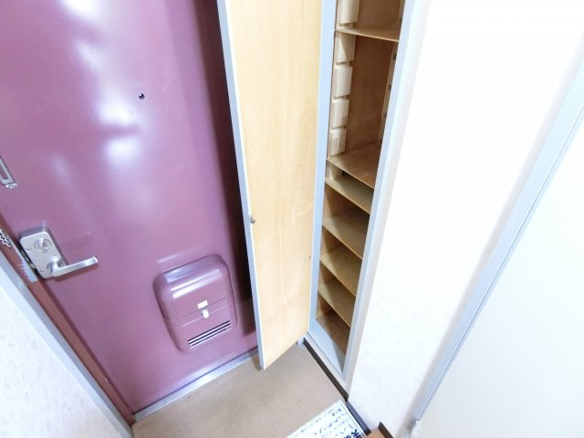 REINA錦織の玄関