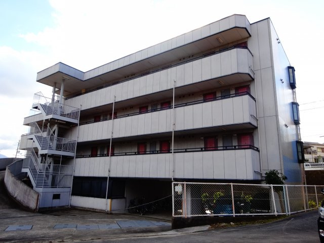 REINA錦織のエントランス