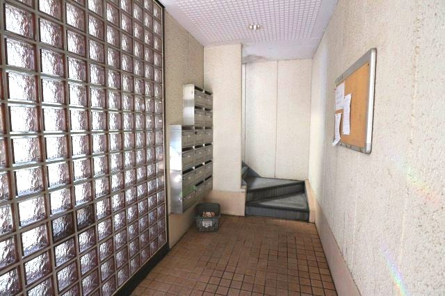 アクシス富士見のエントランス