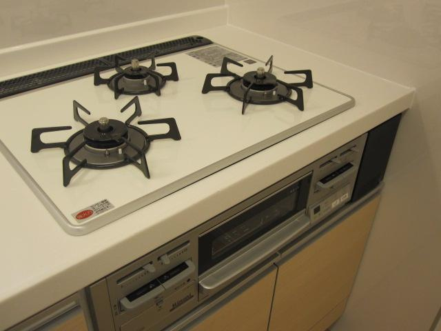 ミオ　バレーナのキッチン|3口ガスコンロ
