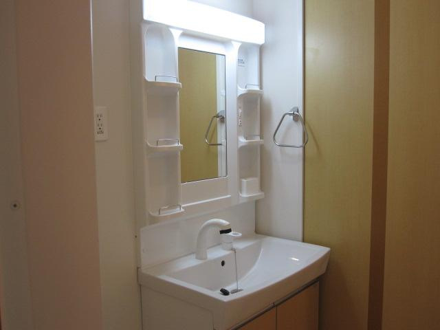 ミオ　バレーナの洗面所|洗髪洗面化粧台