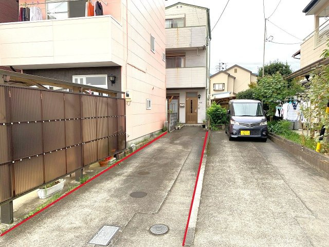 売中古戸建　駿河区広野３丁目の駐車場|縦列で2台駐車できます