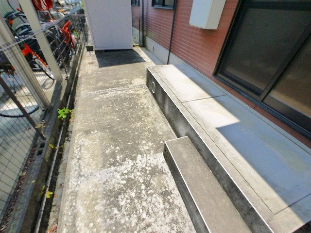 グリーンガーデン　弐番館の庭|専用のテラスです。