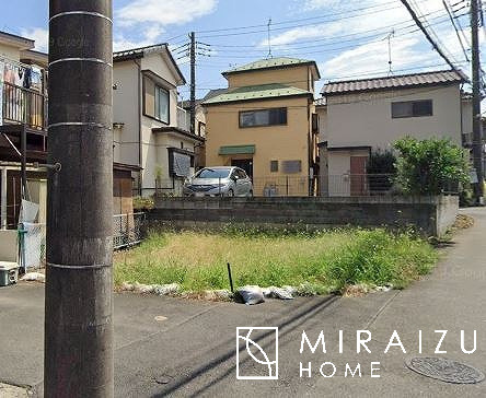 【前面道路含む現地写真】 | 青く澄み渡った綺麗な空と、陽の光をたっぷりと受ける、そんな新築住宅で新生活をスタートしてみませんか？見学・ご相談等、ミライズホーム(株)までお気軽にご連絡下さい。