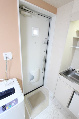 セリジエ中原の玄関|同アパートの参考写真です。