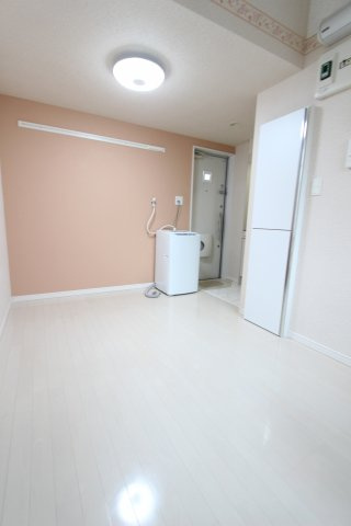 セリジエ中原の居間・リビング|同アパートの参考写真です。