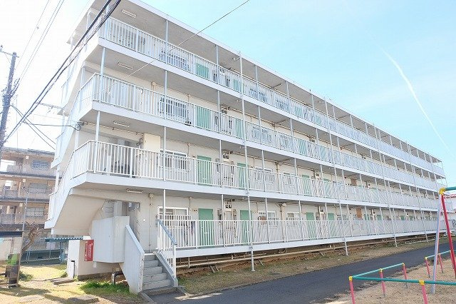 ビレッジハウス郷地７号棟の外観