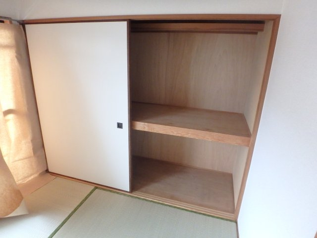 【収納】 | フローレンス西宮Ⅰ | 便利な収納スペースです