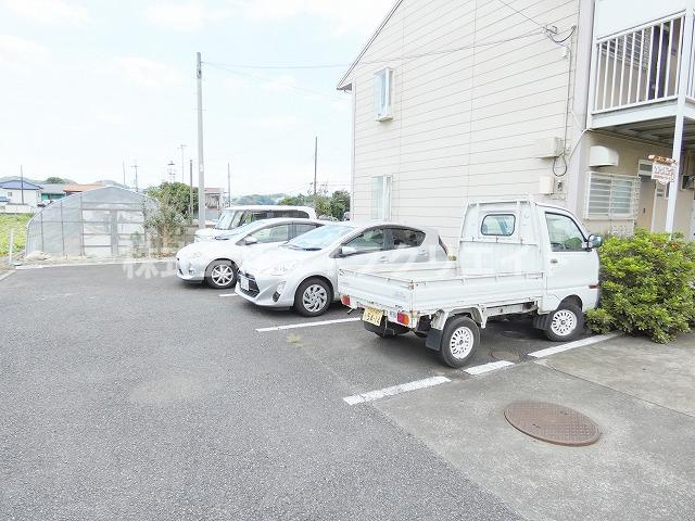 ウエストヒルズ・ショウBの駐車場