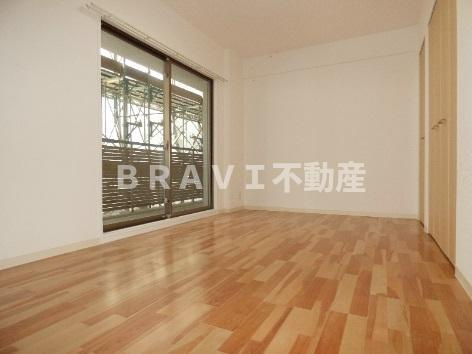 ミラージュパレス難波東レジデンス　BRAVI不動産の居間・リビング|【ミラージュパレス難波東レジデンス】おしゃれなリビングです