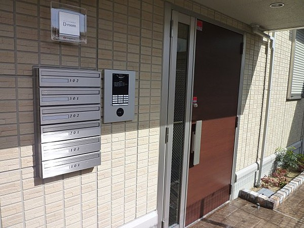 ウエストヒルズのエントランス|建物の内部です