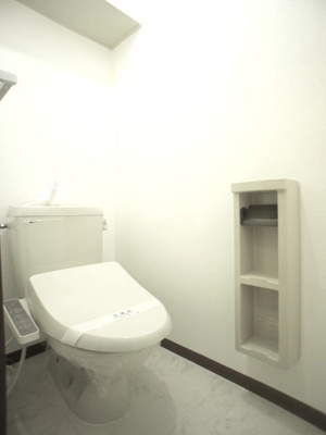 【トイレ】 | ラフォーレ・みなみA | 温水洗浄暖房便座機能付きです♪