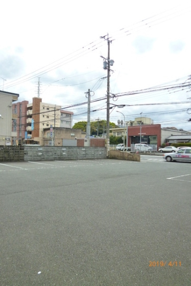 吉武ビルの駐車場