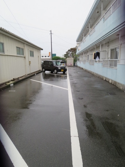 コーポレーティッドナカシマの駐車場