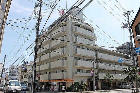 ジュエリー山手の外観